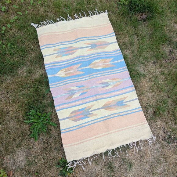 Vintage Southwestern pastel coloured small area rug - Picture 2 of 8
